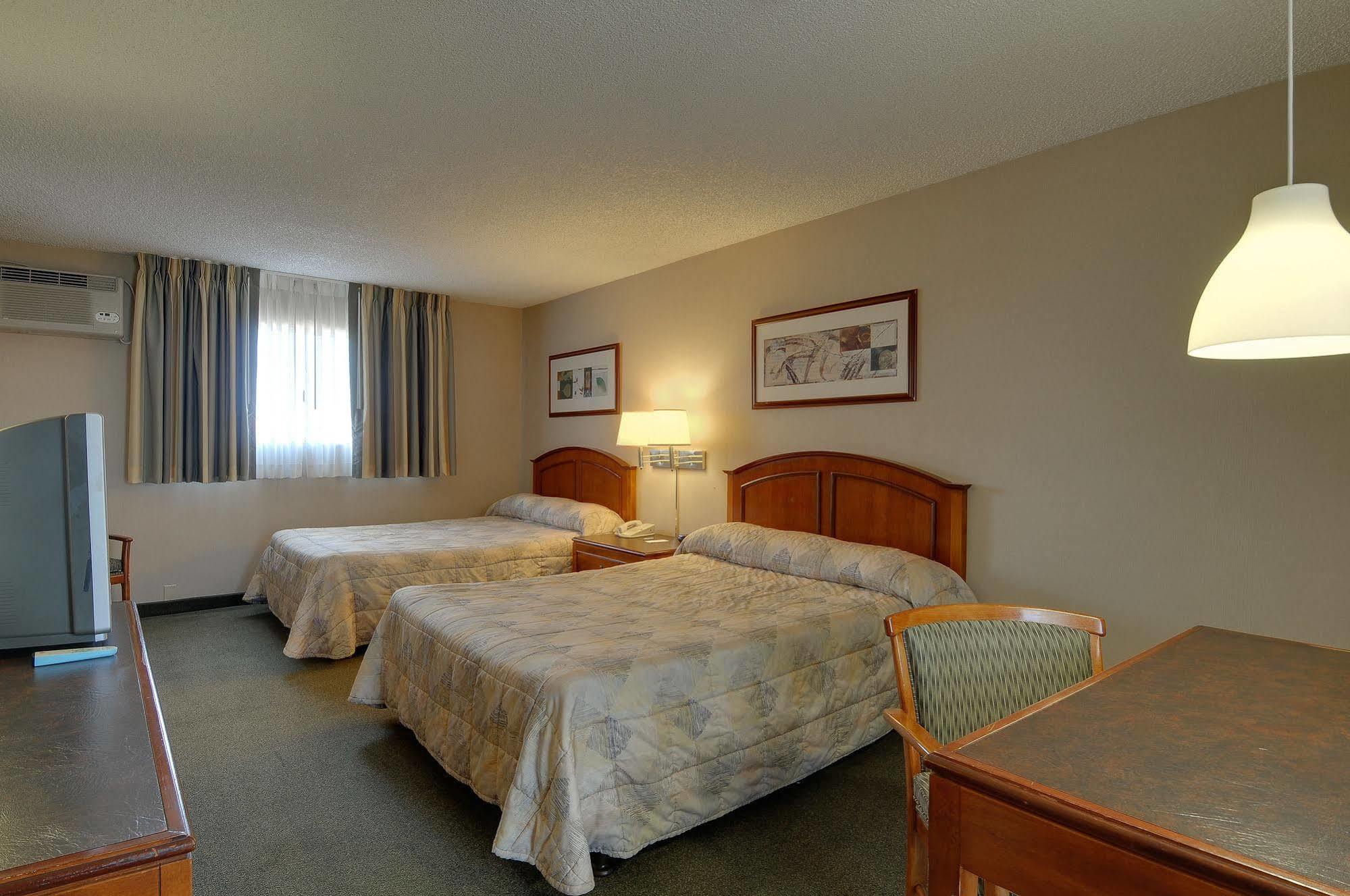 Vagabond Inn Oxnard Bagian luar foto