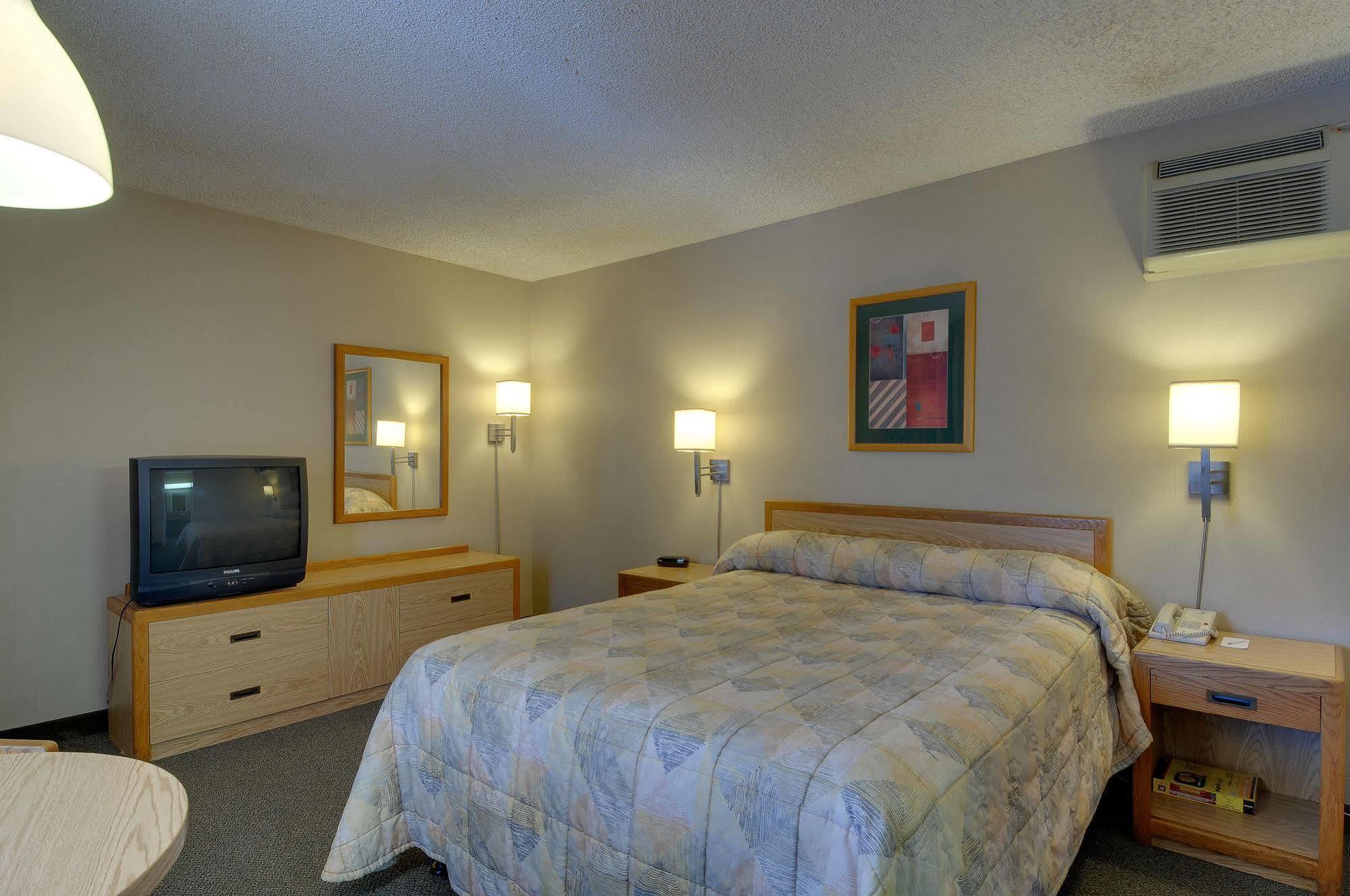 Vagabond Inn Oxnard Bagian luar foto