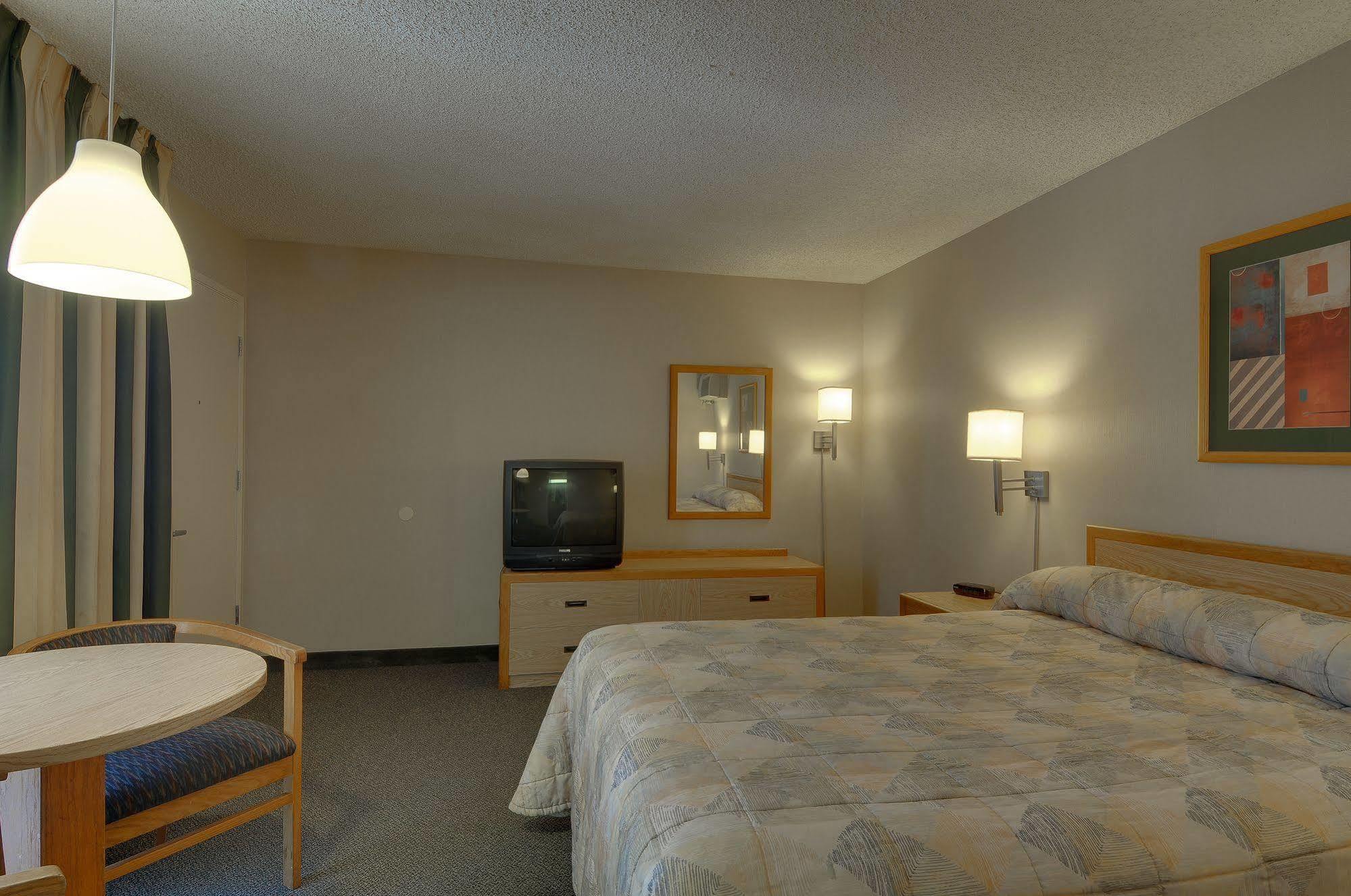Vagabond Inn Oxnard Bagian luar foto