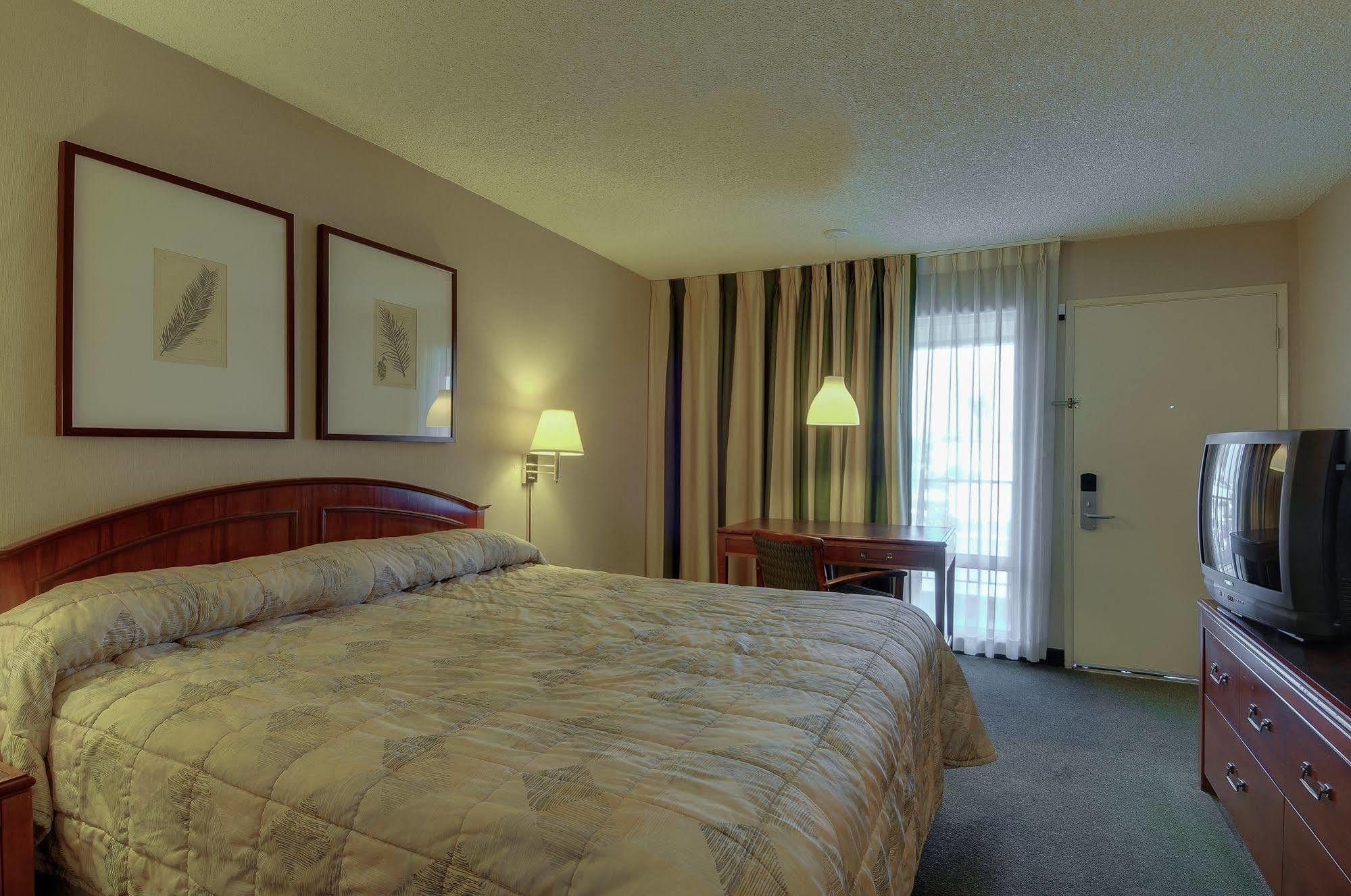 Vagabond Inn Oxnard Bagian luar foto