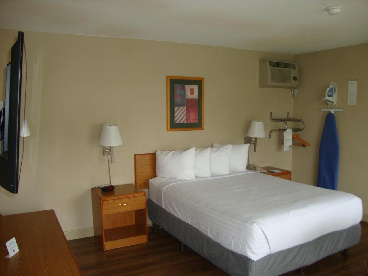 Vagabond Inn Oxnard Bagian luar foto