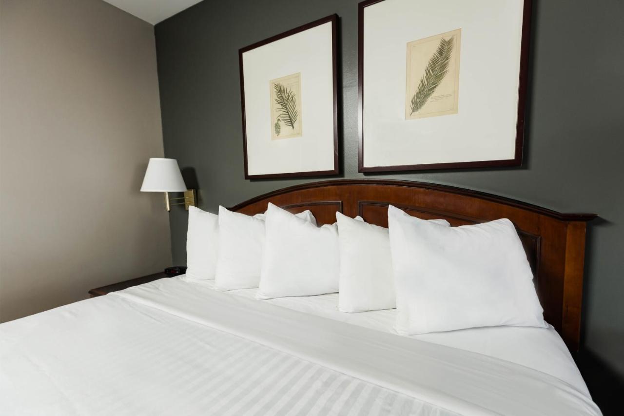 Vagabond Inn Oxnard Bagian luar foto