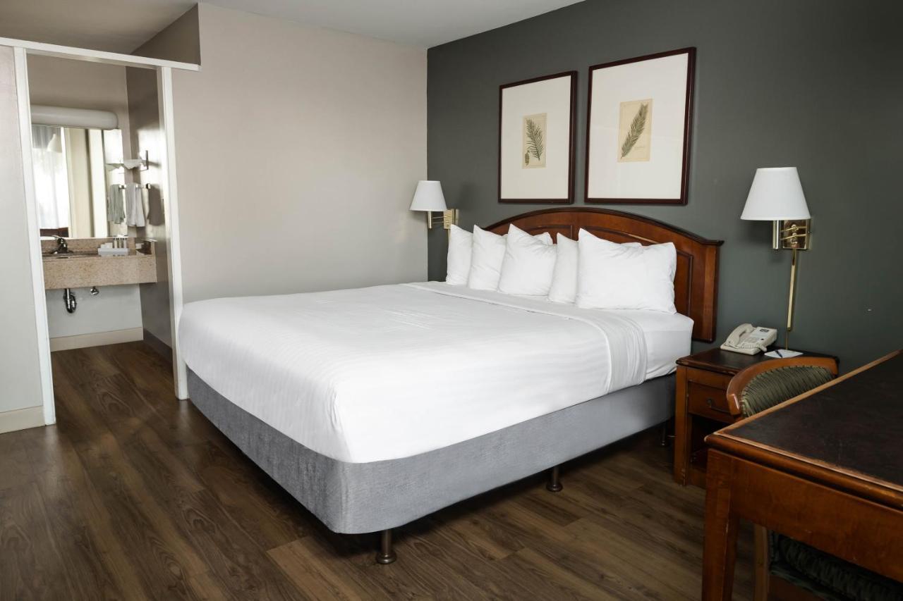 Vagabond Inn Oxnard Bagian luar foto