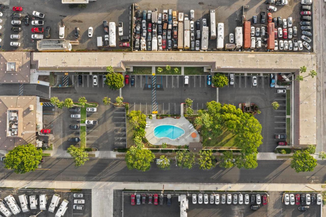 Vagabond Inn Oxnard Bagian luar foto